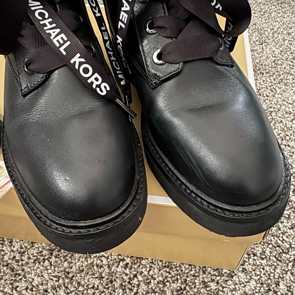 Michael Kors Black Leather Footwear - Picture 4 of 5